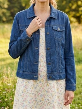 L.L. Bean Lyocell Chambray Denim  Jean Jacket Soft Lightweight Layering Piece M